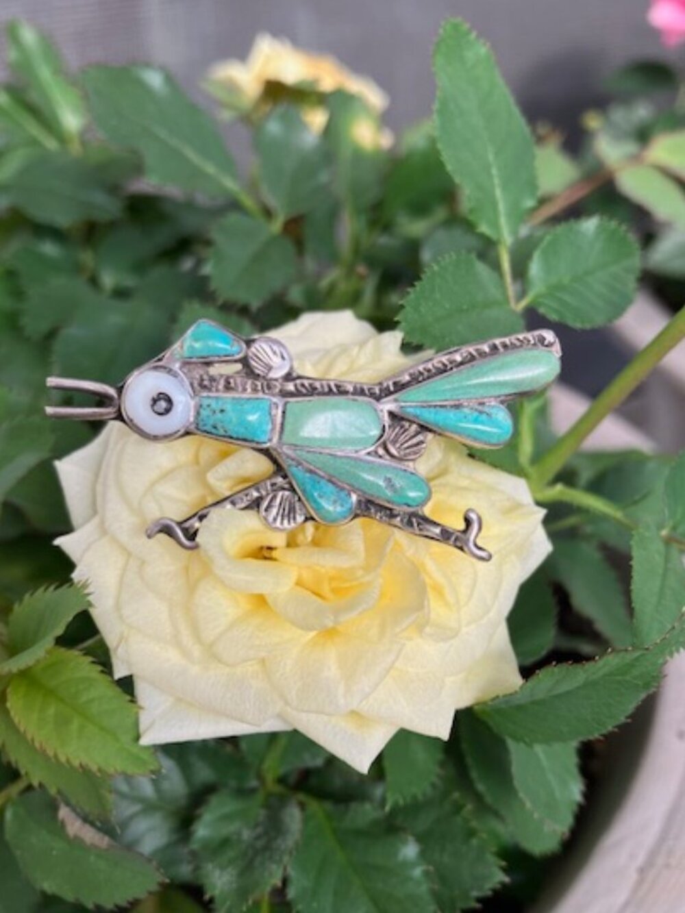 Vintage Zuni Green Turquoise Pearl Inlay Roadrunner Brooch Pin